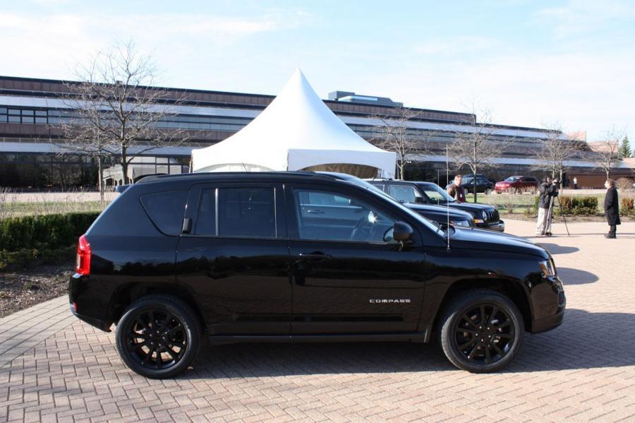  Jeep Altitude Editions 2012 года  (фото 2 из 12)